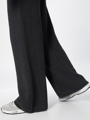 NU-IN Wide Leg Hose in Grau