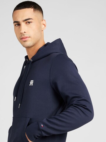 TOMMY HILFIGER Sweatshirt i blå