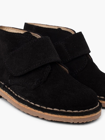 Pisamonas - Botas en negro