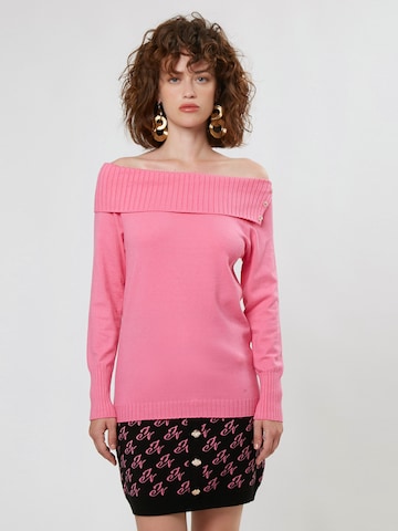 Pullover di Influencer in rosa: frontale