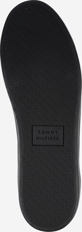 TOMMY HILFIGER Kotníkové tenisky – černá