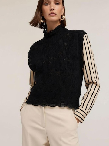 Pull-over MOTIVI en noir : devant
