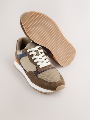 Next Sneaker in Braun