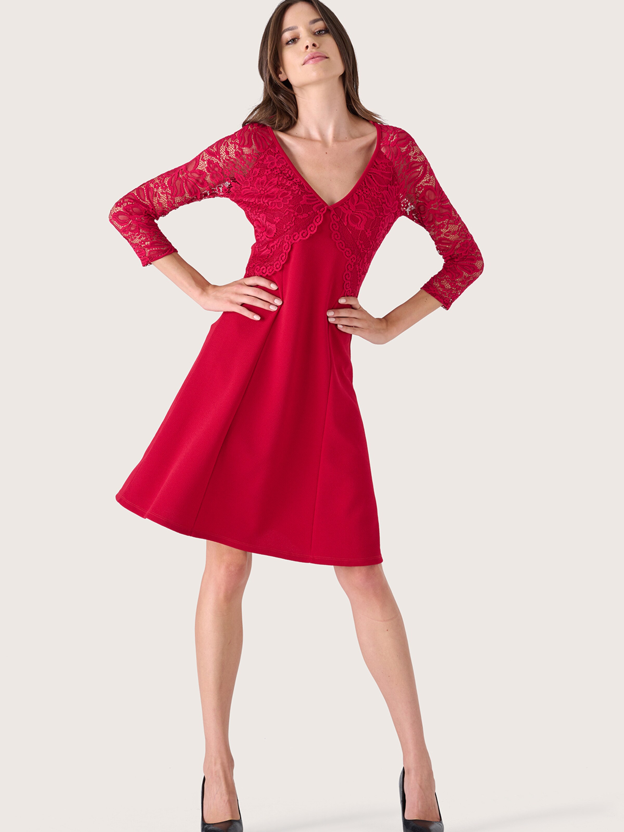 Abito di Camomilla Italia in rosso: frontale