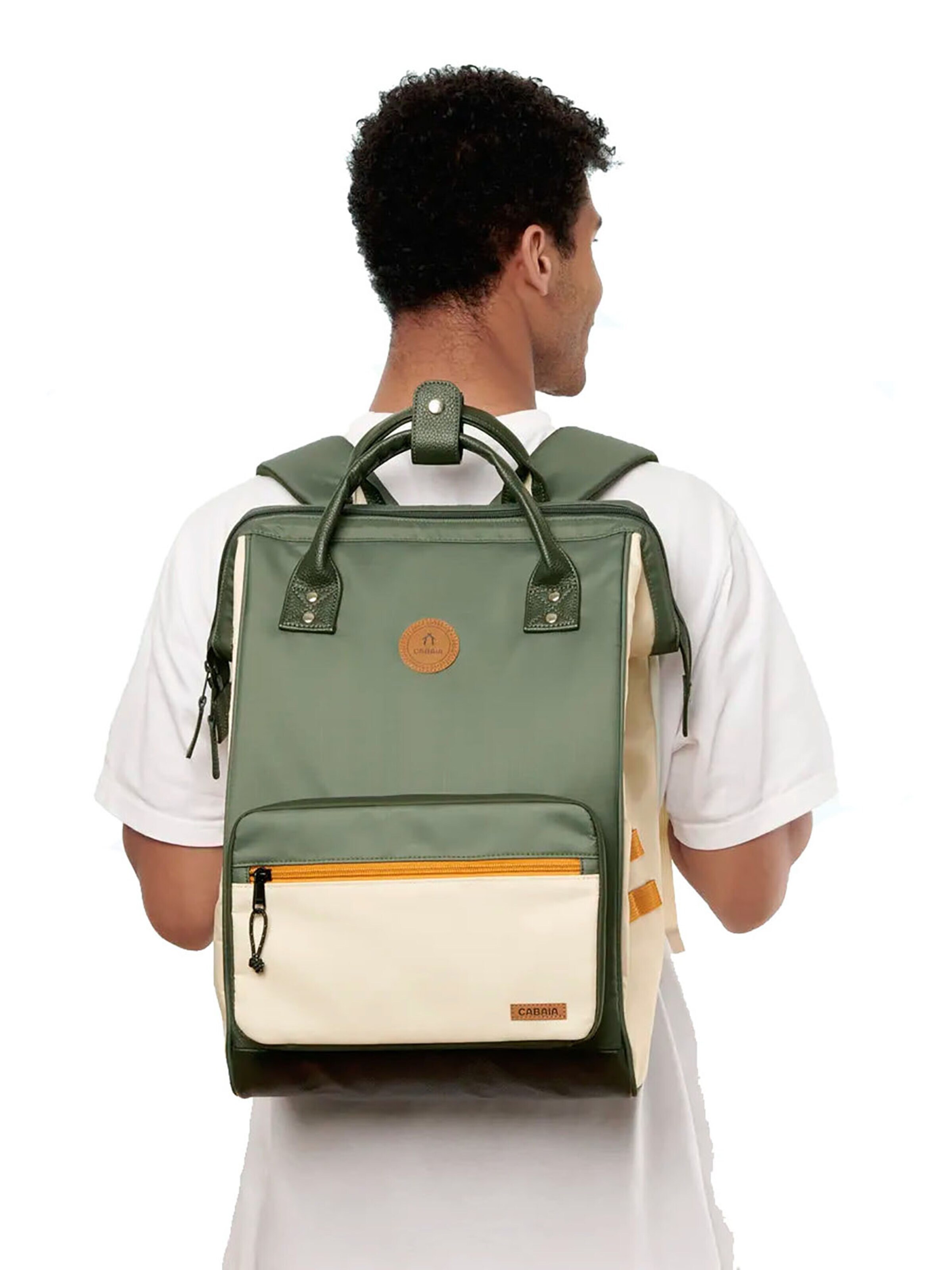 Cabaia Backpack 'Vila Verde L' in Green: front