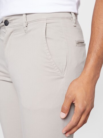 Coupe slim Pantalon chino BOSS en gris