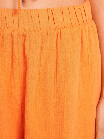 Bershka Wide leg Trousers in Orange