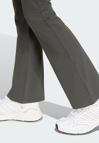 Flared Pantaloni sportivi 'Essentials' di ADIDAS SPORTSWEAR in grigio