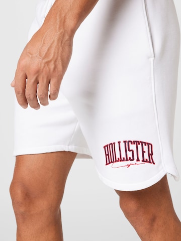 HOLLISTER Normalny krój Spodnie w kolorze biały