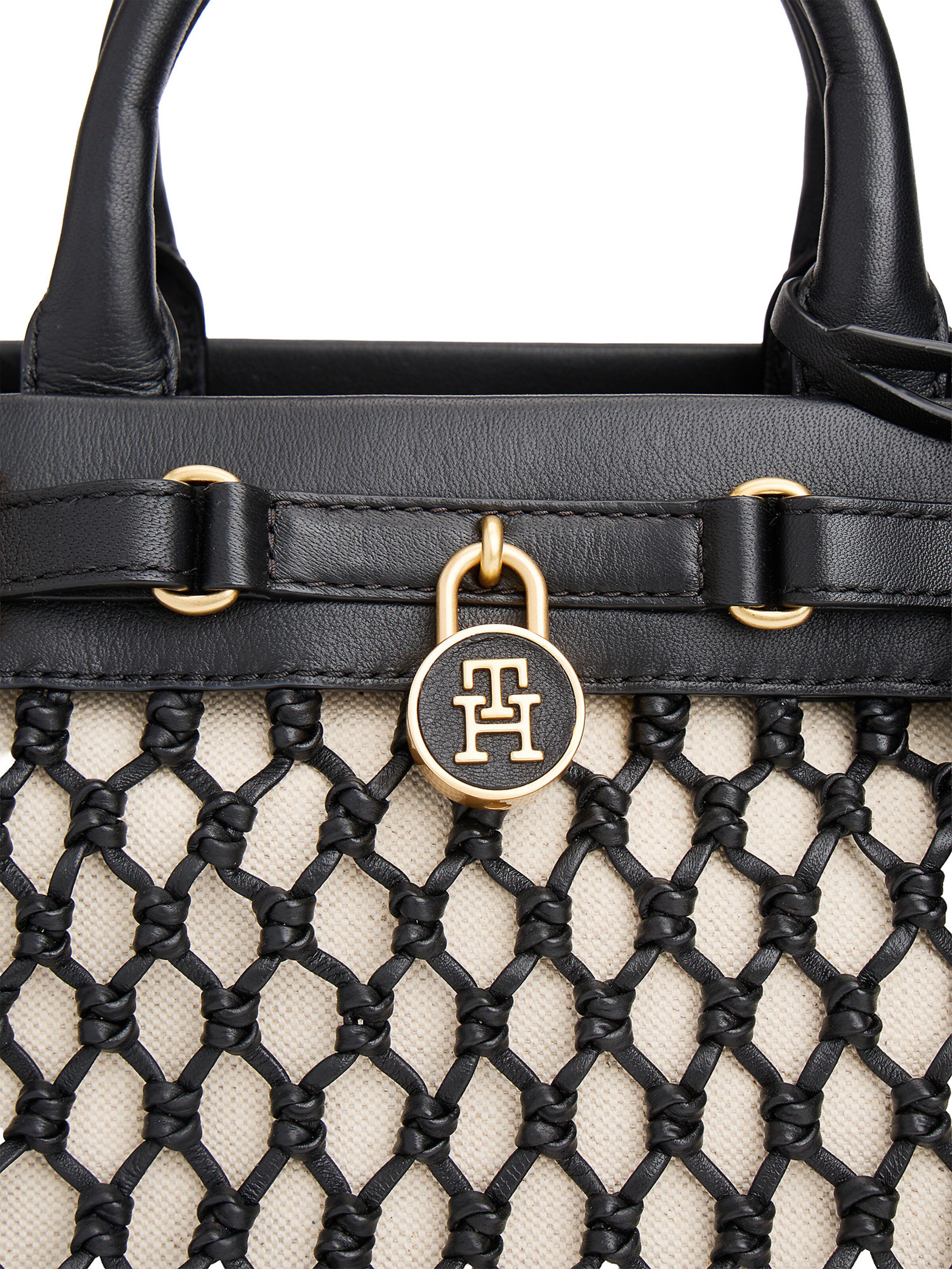 TOMMY HILFIGER Handtas 'The American' in Zwart