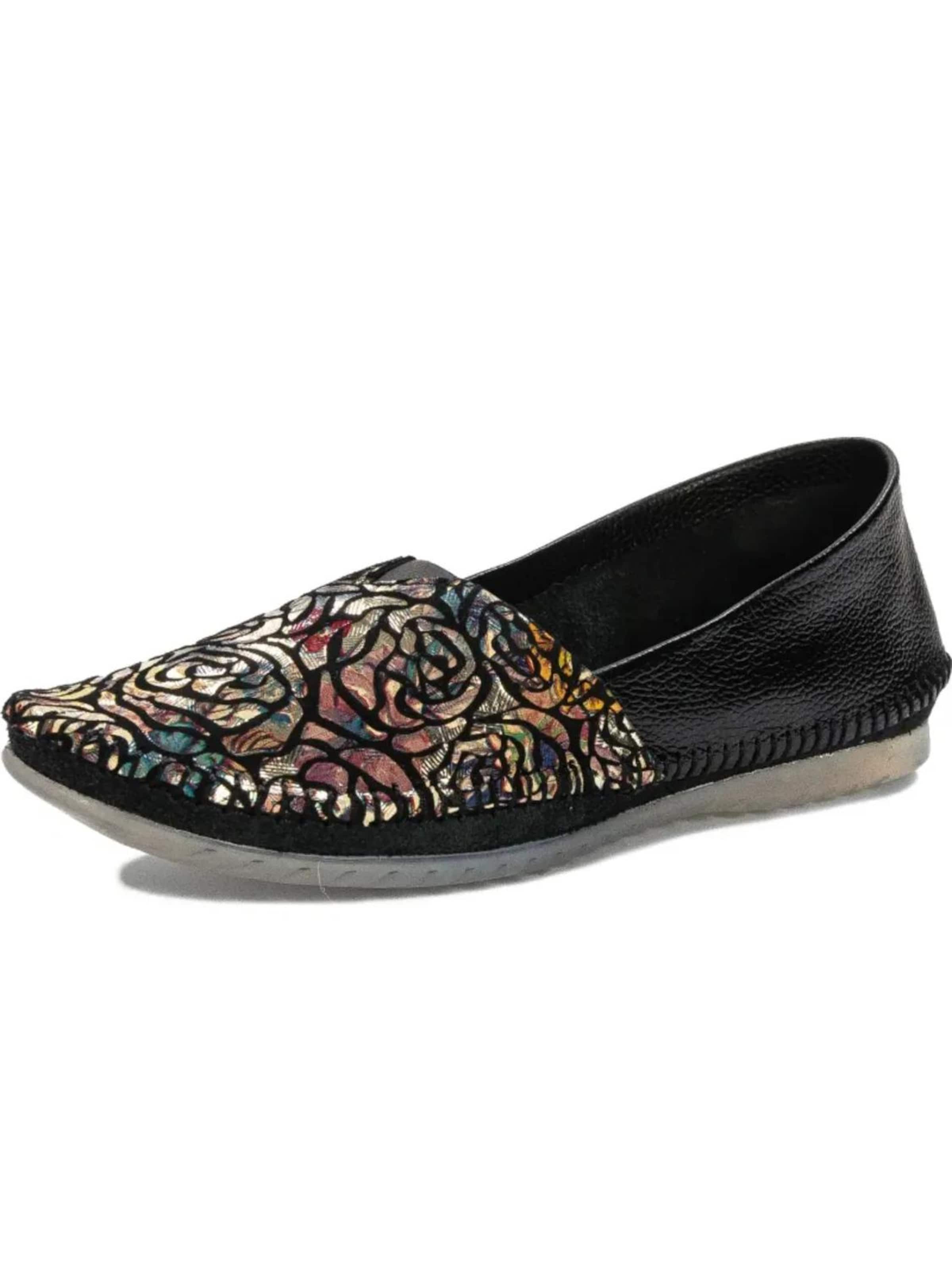 Maciejka Slip-ons in Black: front