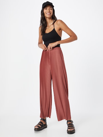 Wide Leg Pantalon 'Juliane' ABOUT YOU en rouge