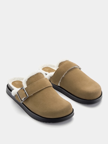 Pull&Bear Slipper in Brown