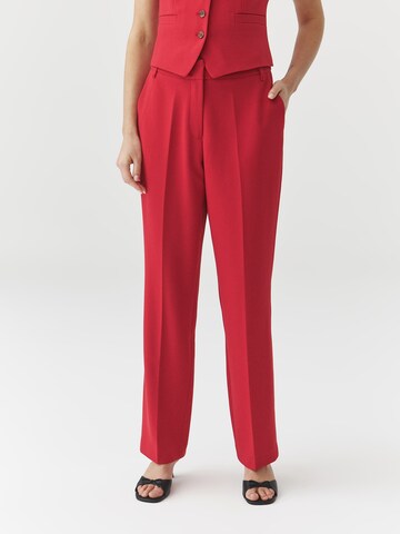 TATUUM - Regular Calças em vermelho: frente