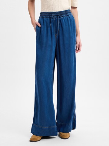 NÜMPH Regular Pants ' Numiami ' in Blue: front