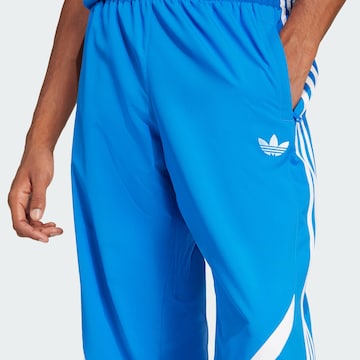 ADIDAS ORIGINALS Свободный крой Штаны 'Adicolor Teamgeist' в Синий
