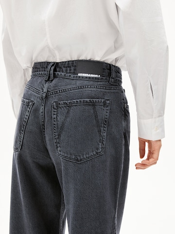 Loosefit Jean ARMEDANGELS en noir