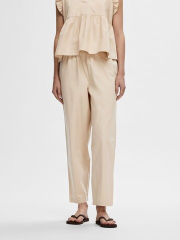 SELECTED FEMME Regular Trousers in Beige: front
