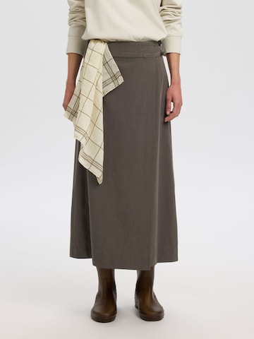 SELECTED - Falda en marrón: frente