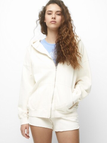 Pull&Bear Zip-Up Hoodie in White: front