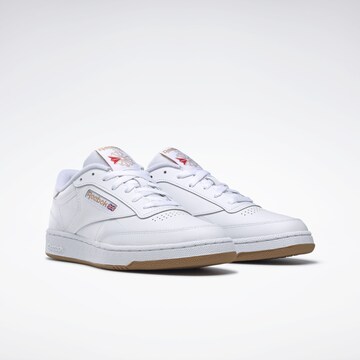 Sneaker bassa 'Club C 85' di Reebok in bianco