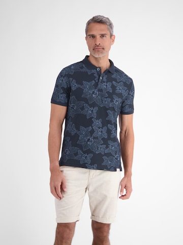 LERROS Poloshirt mit floralem Allover-Print und Flachstrickkragen in Blau: Vorderseite
