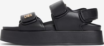 TOMMY HILFIGER Sandale in Schwarz: Vorderseite