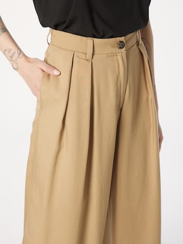 Loosefit Pantalon à pince 'Hazel' WEEKDAY en beige