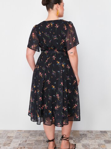 Trendyol Curve Платье в Смешанный