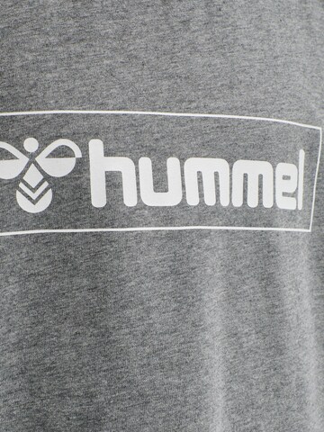 Hummel T-Shirt in Grau