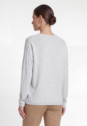 Usha Trui 'Casual' in Grijs