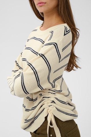 SOAKED IN LUXURY - Jersey en beige