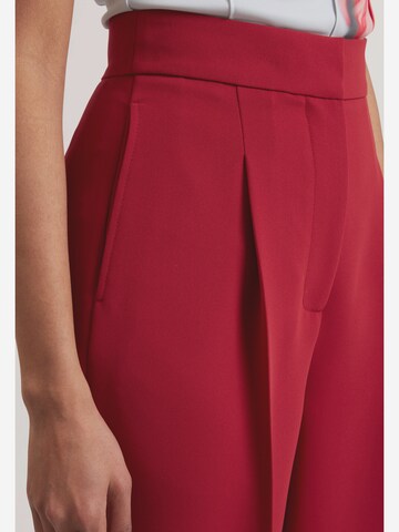 Ted Baker Tapered Trousers 'MORRIAT' in Red