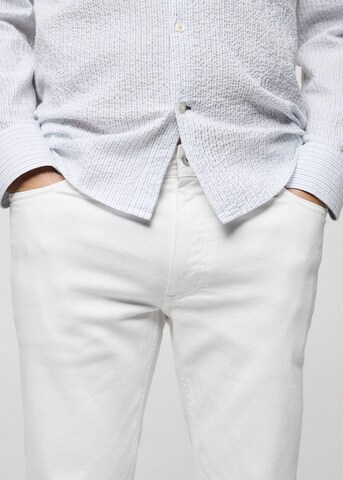 Coupe slim Jean 'Jan' MANGO MAN en blanc