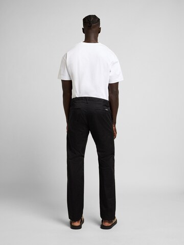WOTEGA Regular Chino Pants in Black