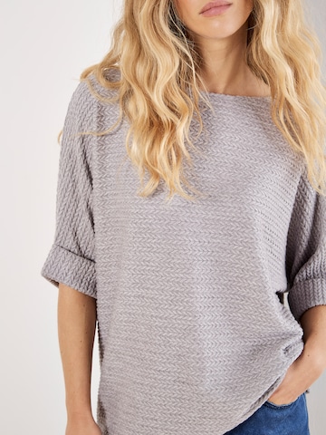 Apricot Shirt in Grau