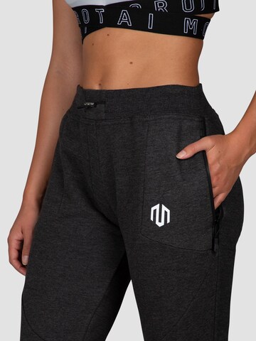 MOROTAI - Tapered Pantalón deportivo 'Naka' en gris