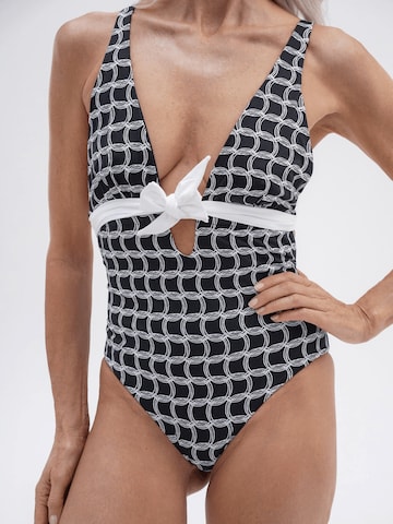 Triangle Maillot de bain 'Monogram' HACOY en noir
