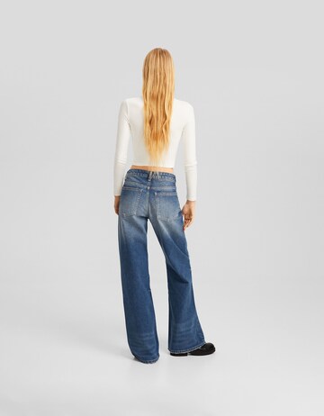 Wide leg Jeans de la Bershka pe albastru