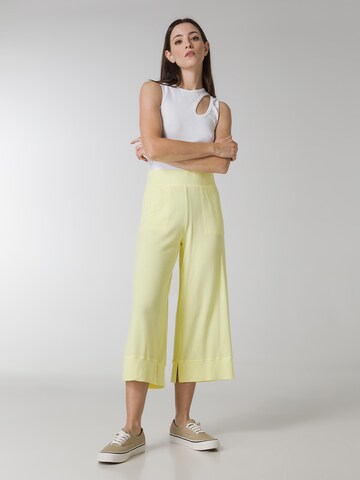 DEHA Wide leg Trousers in Yellow