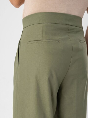 Antioch Loosefit Bundfaltenhose in Grün