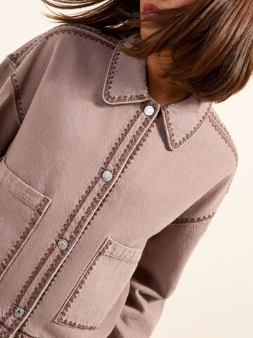 Friends Like These Jacke in Lila