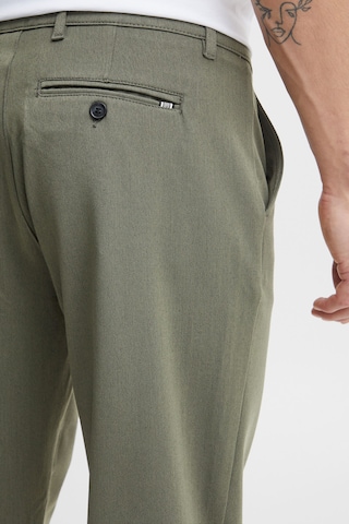 !Solid Regular Chino Pants in Green