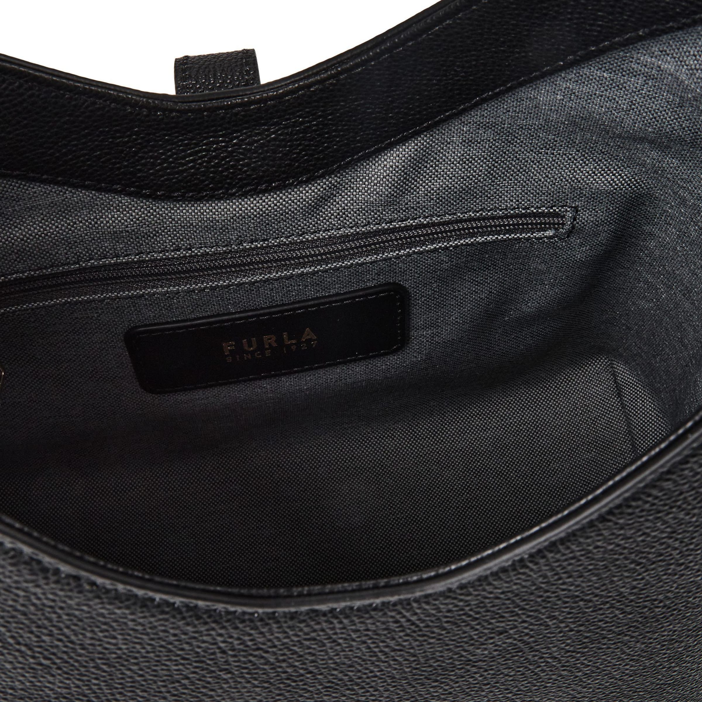 FURLA Schultertasche in Schwarz