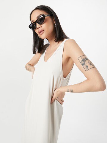 Robe 'RESIMA' DRYKORN en blanc