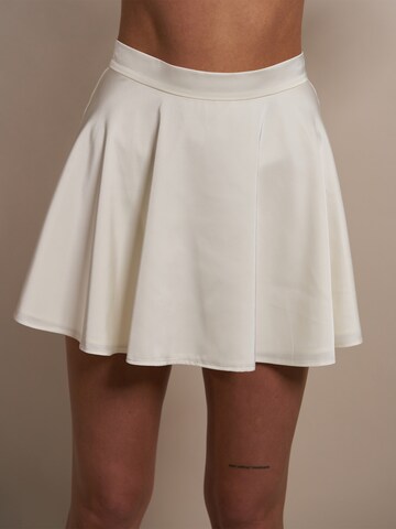 ABOUT YOU x Laura Giurcanu Skirt 'Jody' in White: front