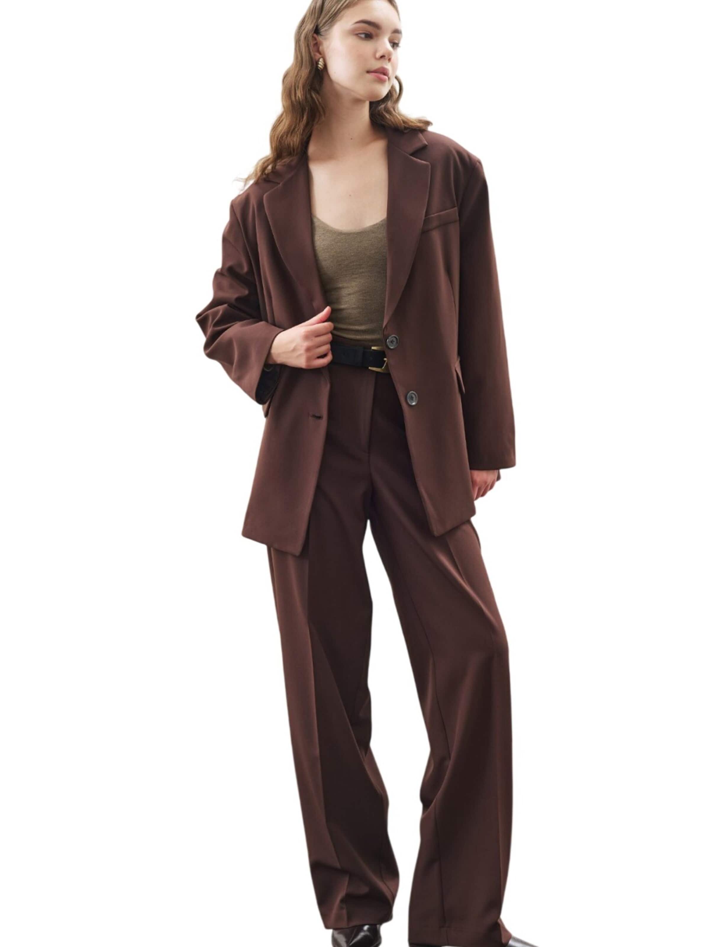 MANUKA Regular Trousers in Brown