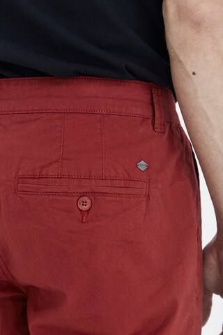 !Solid Regular Chinoshorts 'TITIAN' in Rot