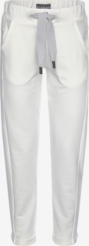 Elbsand Tapered Pants in White: front