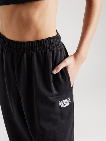 Tapered Pantaloni sportivi di Reebok in nero